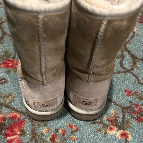 UGG sand color boots - Picture 3 of 6